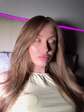 Snapshot of Sweet__Milly chatting on April 21, 2026, 5:50 pm Sweet Milly online show from April 21, 2026, 5:50 pm