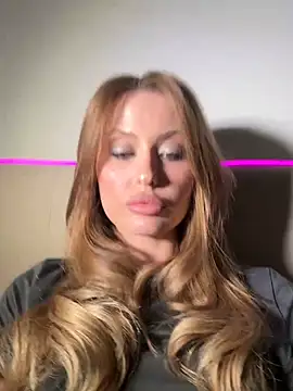 Snapshot of Sweet__Milly chatting on April 26, 2026, 4:59 pm Sweet Milly online show from April 26, 2026, 4:59 pm