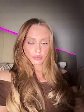 Snapshot of Sweet__Milly chatting on April 28, 2026, 6:35 pm Sweet Milly online show from April 28, 2026, 6:35 pm