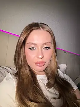 Snapshot of Sweet__Milly chatting on April 30, 2026, 7:31 pm Sweet Milly online show from April 30, 2026, 7:31 pm