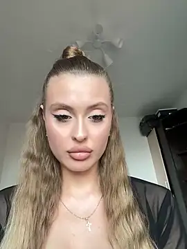 Snapshot of Sweet__Milly chatting on May 21, 2026, 11:06 am Sweet Milly online show from May 21, 2026, 11:06 am