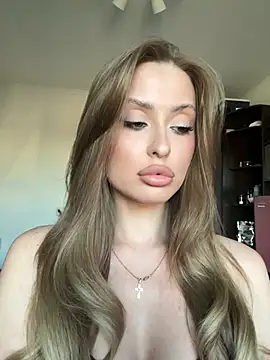 Snapshot of Sweet__Milly chatting on June 6, 2026, 4:23 pm Sweet Milly online show from June 6, 2026, 4:23 pm
