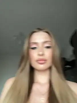 Snapshot of Sweet__Milly chatting on June 15, 2026, 2:08 pm Sweet Milly online show from June 15, 2026, 2:08 pm