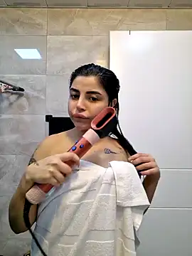 Snapshot of Esmertarcinim chatting on December 13, 2024, 4:05 pm Esmertarcinim online show from December 13, 2024, 4:05 pm