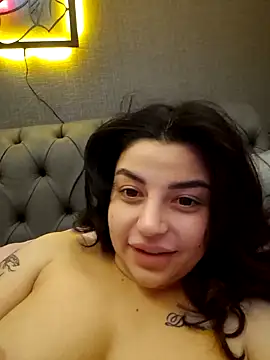 Snapshot of Esmertarcinim chatting on February 5, 2025, 6:59 pm Esmertarcinim online show from February 5, 2025, 6:59 pm