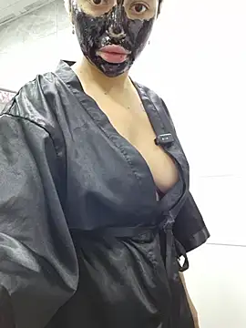 Snapshot of Esmertarcinim chatting on October 19, 2025, 12:17 pm Esmertarcinim online show from October 19, 2025, 12:17 pm