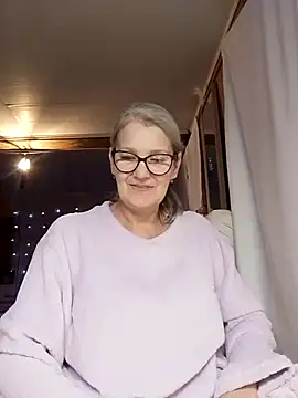 irinamaux online show from November 2, 2025, 6:16 am