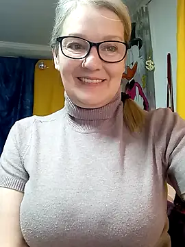 irinamaux online show from March 17, 2026, 3:44 am