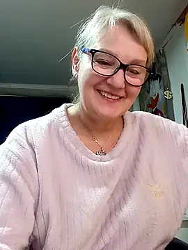 irinamaux online show from April 14, 2026, 1:55 am