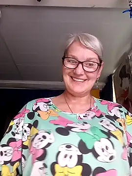 Snapshot of irinamaux chatting on June 2, 2026, 7:32 am irinamaux online show from June 2, 2026, 7:32 am