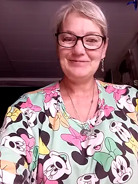 Snapshot of irinamaux chatting on June 3, 2026, 6:16 am irinamaux online show from June 3, 2026, 6:16 am