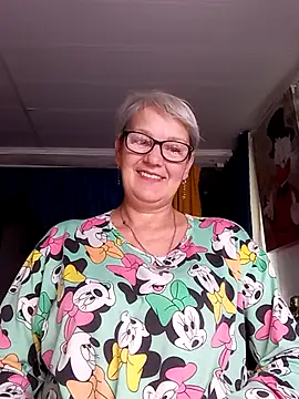 Snapshot of irinamaux chatting on June 4, 2026, 6:52 am irinamaux online show from June 4, 2026, 6:52 am