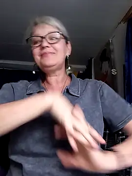 Snapshot of irinamaux chatting on June 23, 2026, 2:20 am irinamaux online show from June 23, 2026, 2:20 am