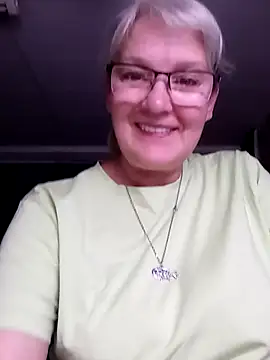 Snapshot of irinamaux chatting on July 11, 2026, 2:58 am irinamaux online show from July 11, 2026, 2:58 am