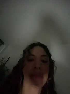 Snapshot of Brunettexio chatting on February 17, 2026, 10:27 pm Brunettexio online show from February 17, 2026, 10:27 pm