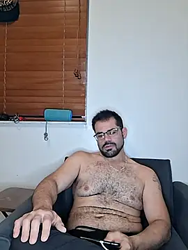 Snapshot of Zander823 chatting on February 14, 2026, 3:25 am Zander823 online show from February 14, 2026, 3:25 am