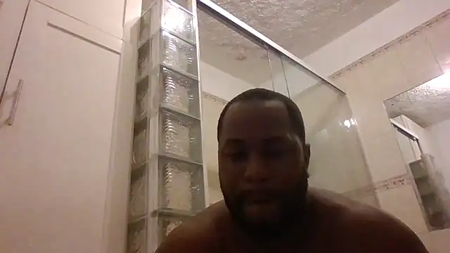 Snapshot of Bighood_T chatting on June 21, 2026, 5:43 am Bighood T online show from June 21, 2026, 5:43 am