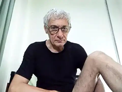 Snapshot of BIGUNCUTHARDCOCK chatting on February 26, 2025, 1:11 am BIGUNCUTHARDCOCK online show from February 26, 2025, 1:11 am