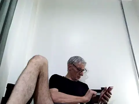 Snapshot of BIGUNCUTHARDCOCK chatting on March 1, 2025, 7:08 am BIGUNCUTHARDCOCK online show from March 1, 2025, 7:08 am
