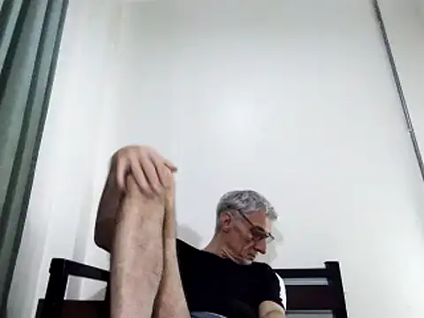 Snapshot of BIGUNCUTHARDCOCK chatting on March 5, 2025, 3:51 am BIGUNCUTHARDCOCK online show from March 5, 2025, 3:51 am