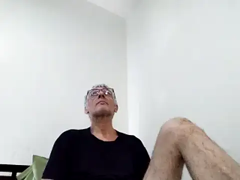 Snapshot of BIGUNCUTHARDCOCK chatting on March 6, 2025, 4:41 am BIGUNCUTHARDCOCK online show from March 6, 2025, 4:41 am