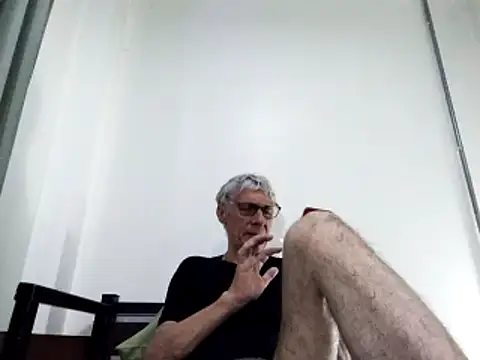 Snapshot of BIGUNCUTHARDCOCK chatting on March 7, 2025, 7:41 am BIGUNCUTHARDCOCK online show from March 7, 2025, 7:41 am