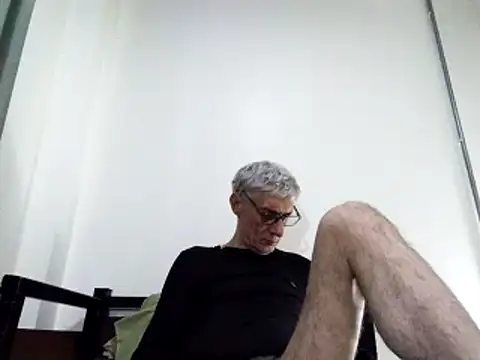 Snapshot of BIGUNCUTHARDCOCK chatting on March 8, 2025, 7:38 am BIGUNCUTHARDCOCK online show from March 8, 2025, 7:38 am