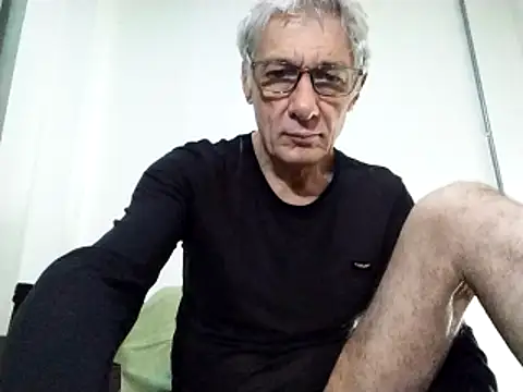 Snapshot of BIGUNCUTHARDCOCK chatting on March 9, 2025, 1:04 am BIGUNCUTHARDCOCK online show from March 9, 2025, 1:04 am