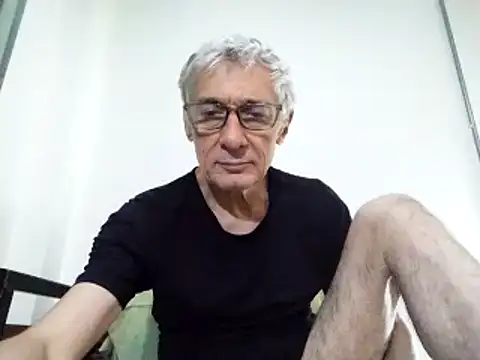 Snapshot of BIGUNCUTHARDCOCK chatting on March 10, 2025, 1:43 pm BIGUNCUTHARDCOCK online show from March 10, 2025, 1:43 pm