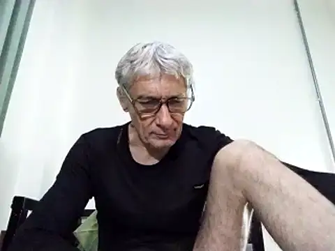 Snapshot of BIGUNCUTHARDCOCK chatting on March 12, 2025, 8:30 am BIGUNCUTHARDCOCK online show from March 12, 2025, 8:30 am