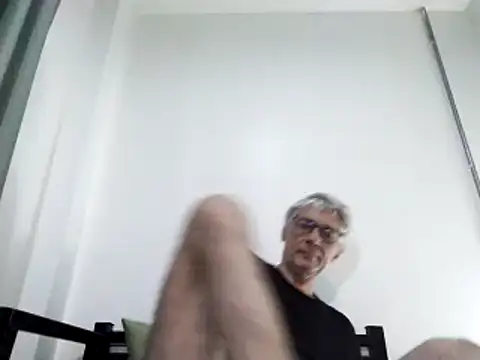 Snapshot of BIGUNCUTHARDCOCK chatting on March 13, 2025, 11:30 am BIGUNCUTHARDCOCK online show from March 13, 2025, 11:30 am