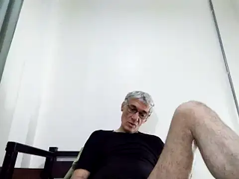 Snapshot of BIGUNCUTHARDCOCK chatting on March 14, 2025, 9:57 am BIGUNCUTHARDCOCK online show from March 14, 2025, 9:57 am
