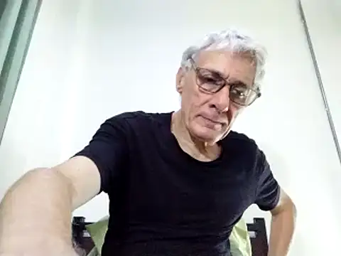 Snapshot of BIGUNCUTHARDCOCK chatting on March 14, 2025, 1:57 pm BIGUNCUTHARDCOCK online show from March 14, 2025, 1:57 pm