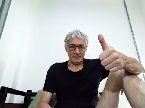 Snapshot of BIGUNCUTHARDCOCK chatting on March 15, 2025, 3:51 am BIGUNCUTHARDCOCK online show from March 15, 2025, 3:51 am