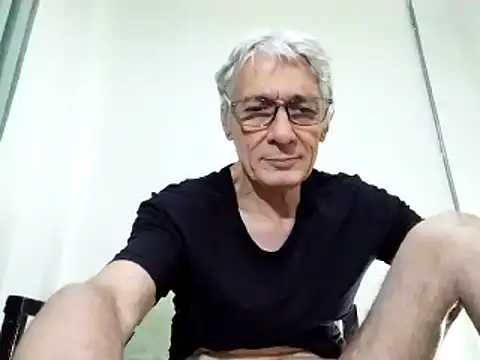 Snapshot of BIGUNCUTHARDCOCK chatting on March 15, 2025, 1:07 pm BIGUNCUTHARDCOCK online show from March 15, 2025, 1:07 pm