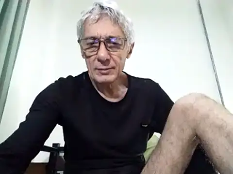 Snapshot of BIGUNCUTHARDCOCK chatting on March 16, 2025, 12:45 am BIGUNCUTHARDCOCK online show from March 16, 2025, 12:45 am