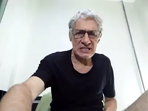 Snapshot of BIGUNCUTHARDCOCK chatting on March 17, 2025, 4:19 am BIGUNCUTHARDCOCK online show from March 17, 2025, 4:19 am