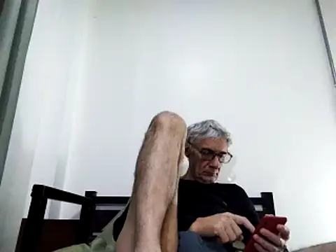 Snapshot of BIGUNCUTHARDCOCK chatting on March 18, 2025, 1:00 am BIGUNCUTHARDCOCK online show from March 18, 2025, 1:00 am