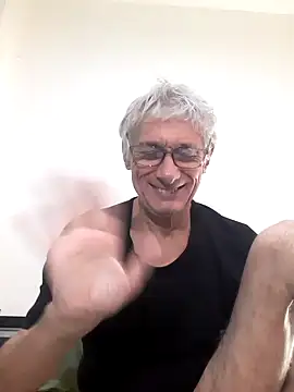 Snapshot of BIGUNCUTHARDCOCK chatting on March 18, 2025, 2:26 pm BIGUNCUTHARDCOCK online show from March 18, 2025, 2:26 pm