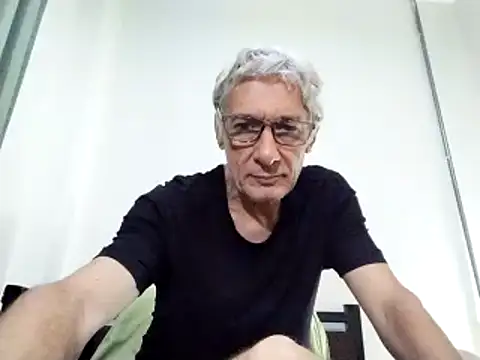 Snapshot of BIGUNCUTHARDCOCK chatting on March 19, 2025, 12:37 am BIGUNCUTHARDCOCK online show from March 19, 2025, 12:37 am