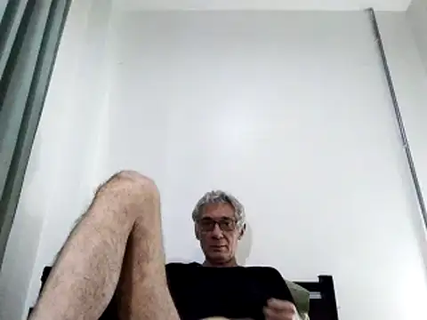 Snapshot of BIGUNCUTHARDCOCK chatting on March 21, 2025, 9:56 am BIGUNCUTHARDCOCK online show from March 21, 2025, 9:56 am