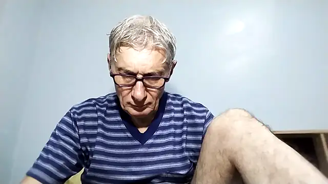Snapshot of BIGUNCUTHARDCOCK chatting on September 14, 2025, 2:05 pm BIGUNCUTHARDCOCK online show from September 14, 2025, 2:05 pm