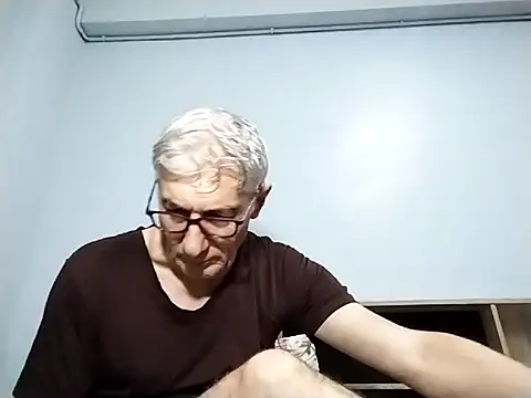 Snapshot of BIGUNCUTHARDCOCK chatting on September 18, 2025, 4:58 am BIGUNCUTHARDCOCK online show from September 18, 2025, 4:58 am