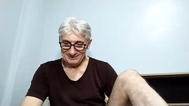 Snapshot of BIGUNCUTHARDCOCK chatting on September 21, 2025, 1:35 pm BIGUNCUTHARDCOCK online show from September 21, 2025, 1:35 pm