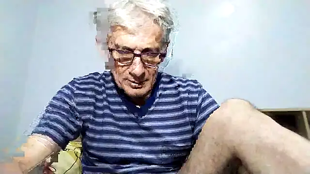 Snapshot of BIGUNCUTHARDCOCK chatting on September 25, 2025, 1:04 pm BIGUNCUTHARDCOCK online show from September 25, 2025, 1:04 pm