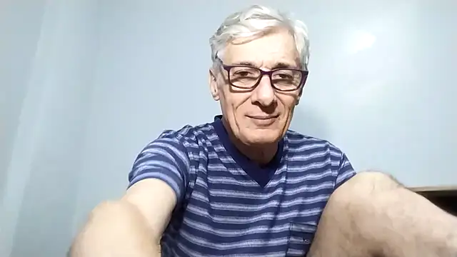 Snapshot of BIGUNCUTHARDCOCK chatting on September 28, 2025, 2:00 pm BIGUNCUTHARDCOCK online show from September 28, 2025, 2:00 pm