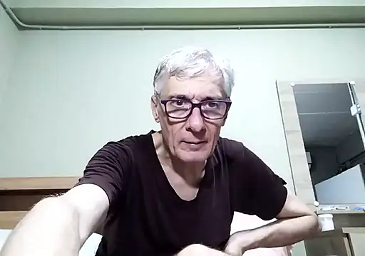 Snapshot of BIGUNCUTHARDCOCK chatting on September 30, 2025, 1:27 pm BIGUNCUTHARDCOCK online show from September 30, 2025, 1:27 pm