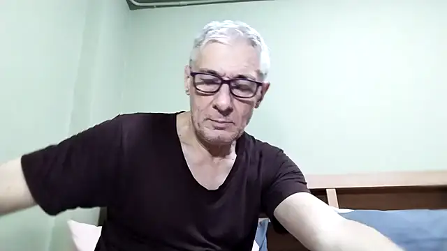 Snapshot of BIGUNCUTHARDCOCK chatting on October 4, 2025, 2:42 am BIGUNCUTHARDCOCK online show from October 4, 2025, 2:42 am