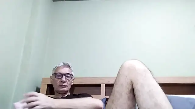 Snapshot of BIGUNCUTHARDCOCK chatting on October 5, 2025, 2:54 am BIGUNCUTHARDCOCK online show from October 5, 2025, 2:54 am