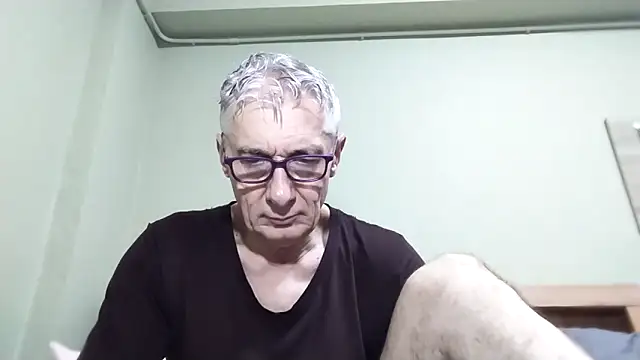 Snapshot of BIGUNCUTHARDCOCK chatting on October 10, 2025, 12:20 am BIGUNCUTHARDCOCK online show from October 10, 2025, 12:20 am